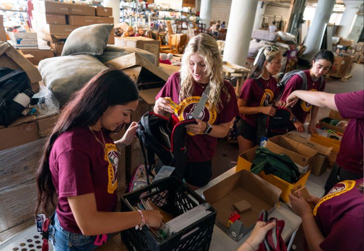 Students volunteer at Kentucky Refugee Ministries