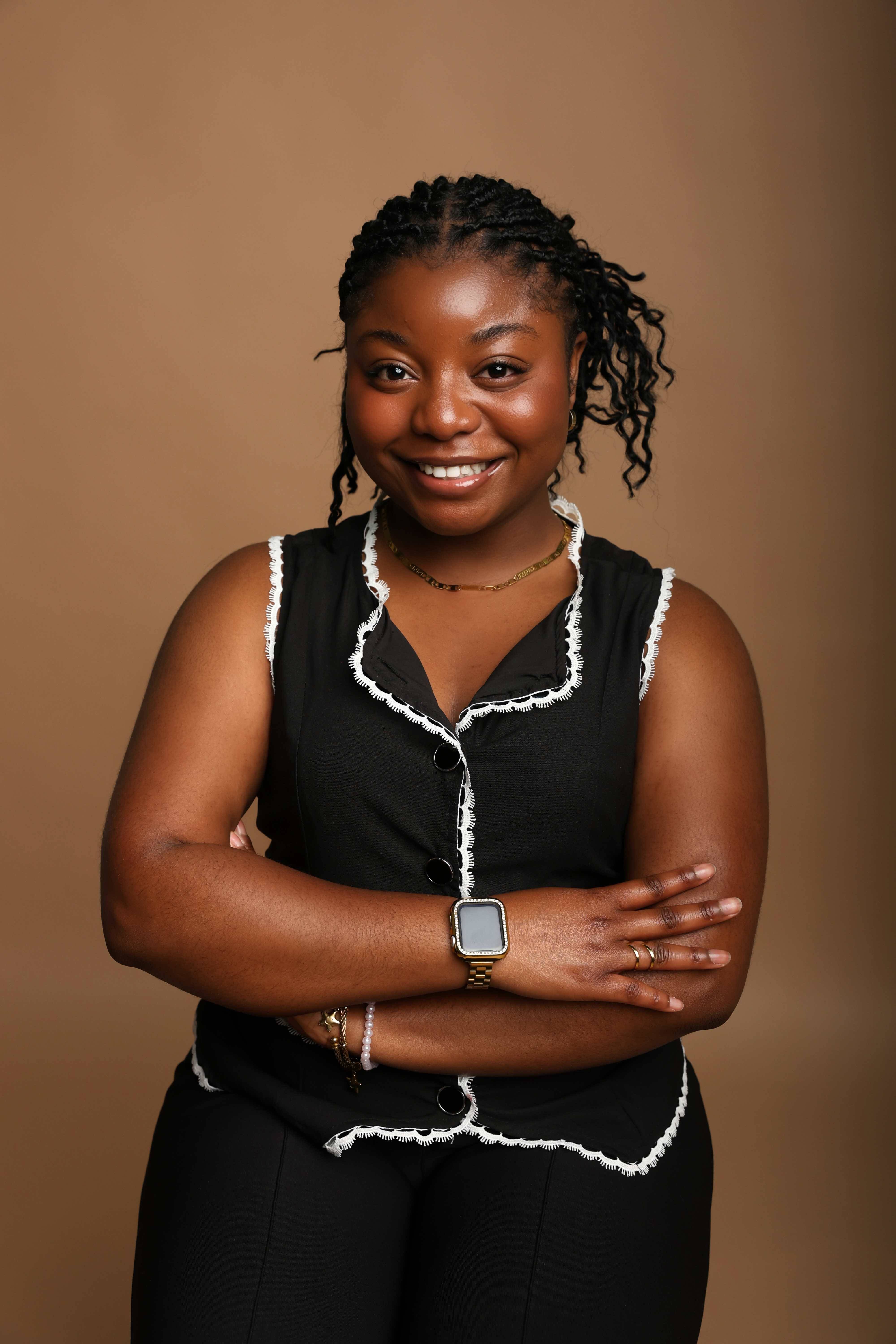 Julvany's headshot