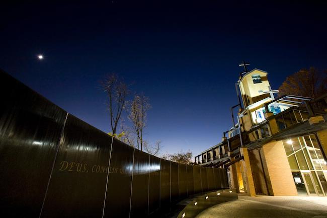 /_migrated-binaries/sf-images/default-source/news/chapel-wall-night.jpg?sfvrsn=feac6880_4