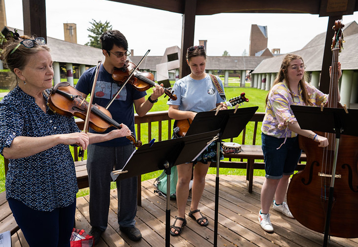 Students and faculty practicing Jazz in the Quad