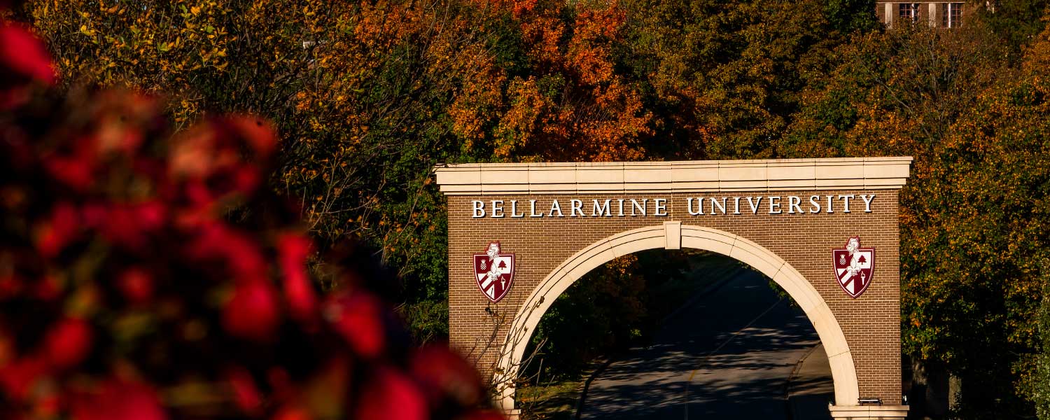 Business Students in Bellarmine CENTRO