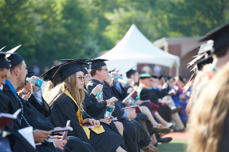 2018commencement-grads